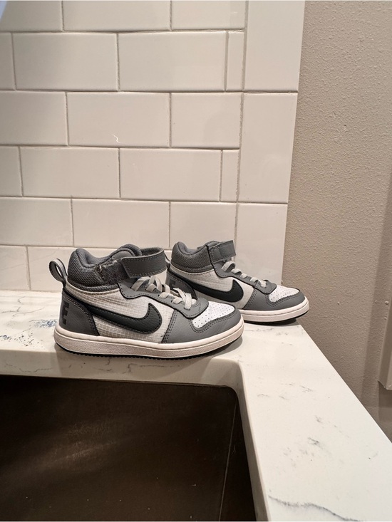 Other - Nike Court Borough Mid 2 design boys sz 11 gray and black